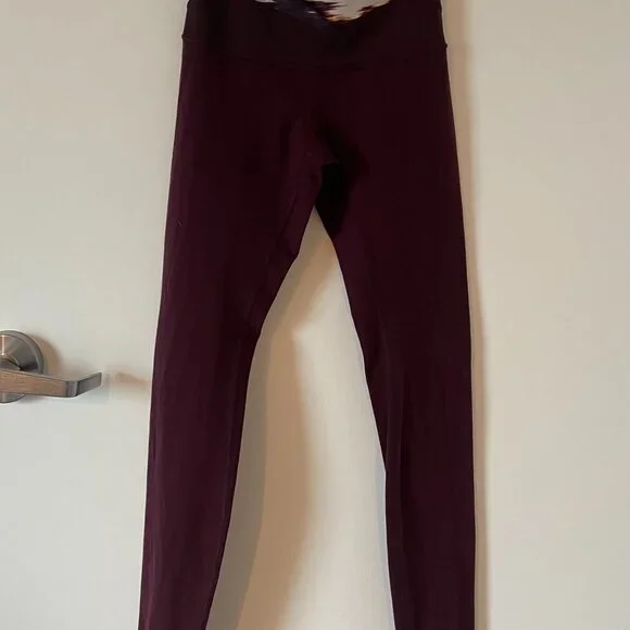 Lululemon Reversible Wunder Under Pant, Maroon, Size 6 - Picture 6 of 9